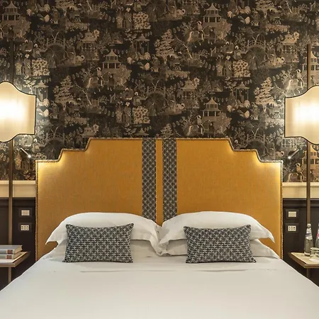 Maison Santa Croce Bed & Breakfast 4*