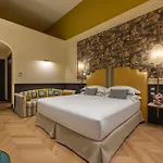 Maison Santa Croce Bed & Breakfast 4*
