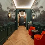 Bed & Breakfast Maison Santa Croce 4*