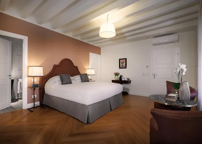 Maison Santa Croce 4*