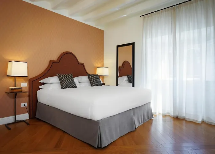 Maison Santa Croce 4*
